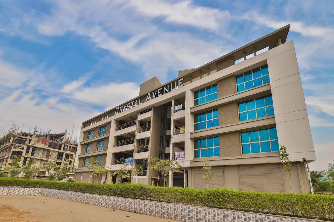 Oyo 25009 Hotel Crystal Ahmadabad Zewnętrze zdjęcie